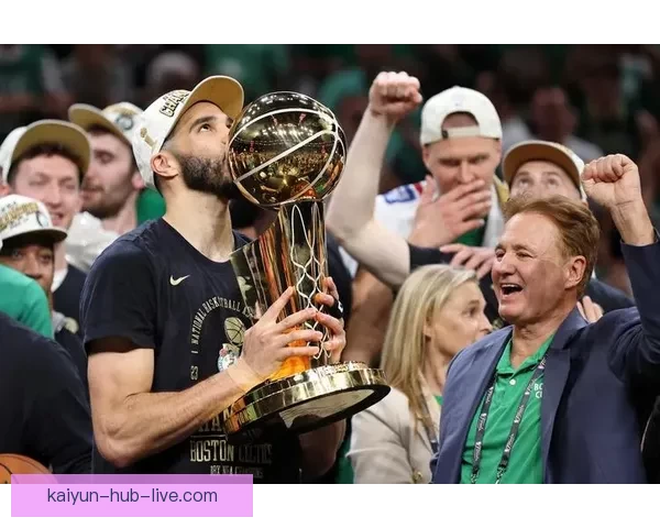 塔图姆解锁14000分成为历史第五年轻前锋仅次于詹杜瓜