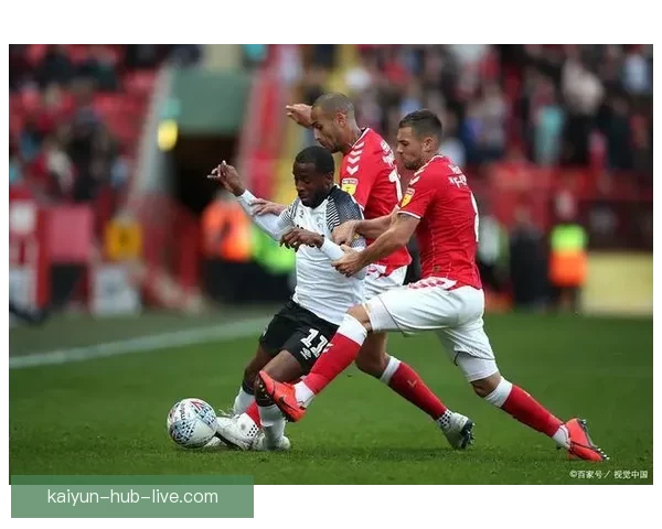 里尔与朗斯德比临近开赛 两队备战压力倍增竞争激烈