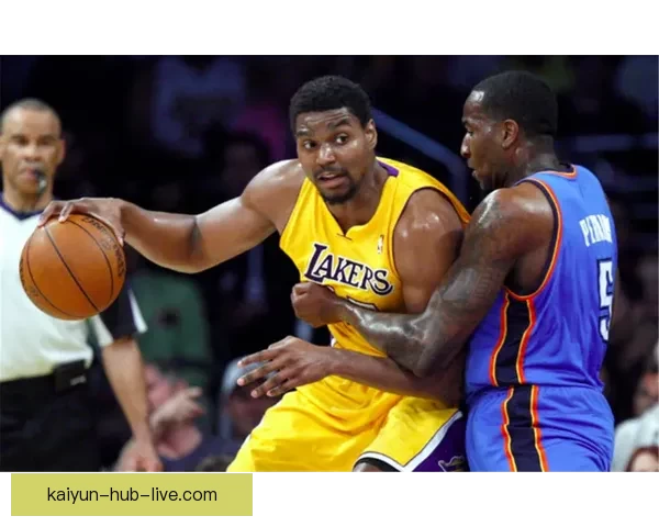 好久不见38岁拜纳姆现身洛杉矶骑行昔日湖人双冠功臣再引球迷回忆